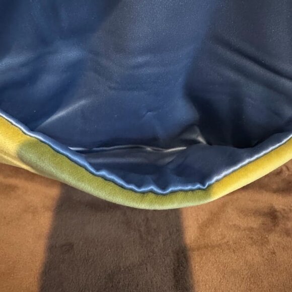 Gucci Sunglasses Limited Edition Yellow Velvet X-Large Sunglass Case Pouch - Picture 5 of 7